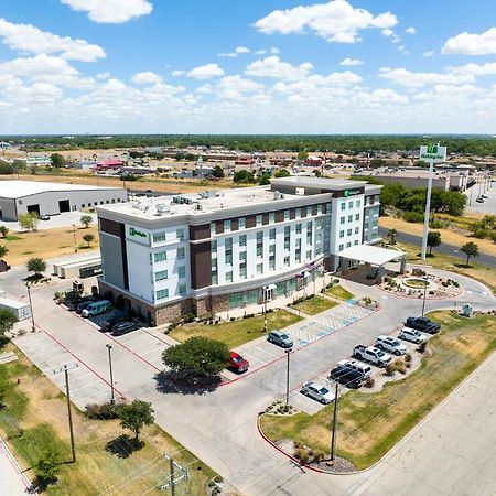 Holiday Inn Hotel & Suites Waco Northwest By Ihg Bellmead Exterior photo