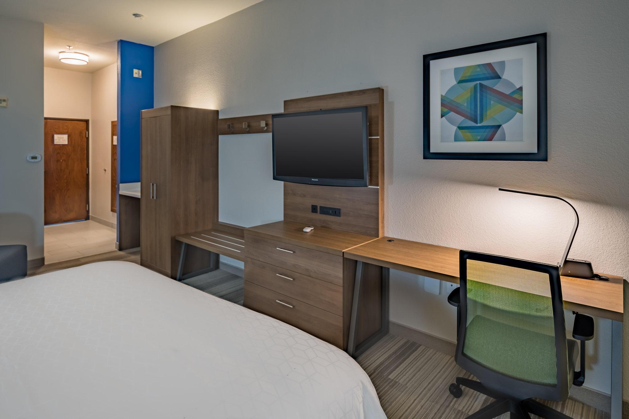 Holiday Inn Hotel & Suites Waco Northwest By Ihg Bellmead Exterior photo