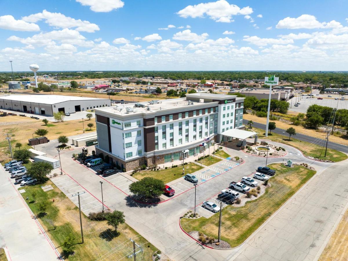 Holiday Inn Hotel & Suites Waco Northwest By Ihg Bellmead Exterior photo