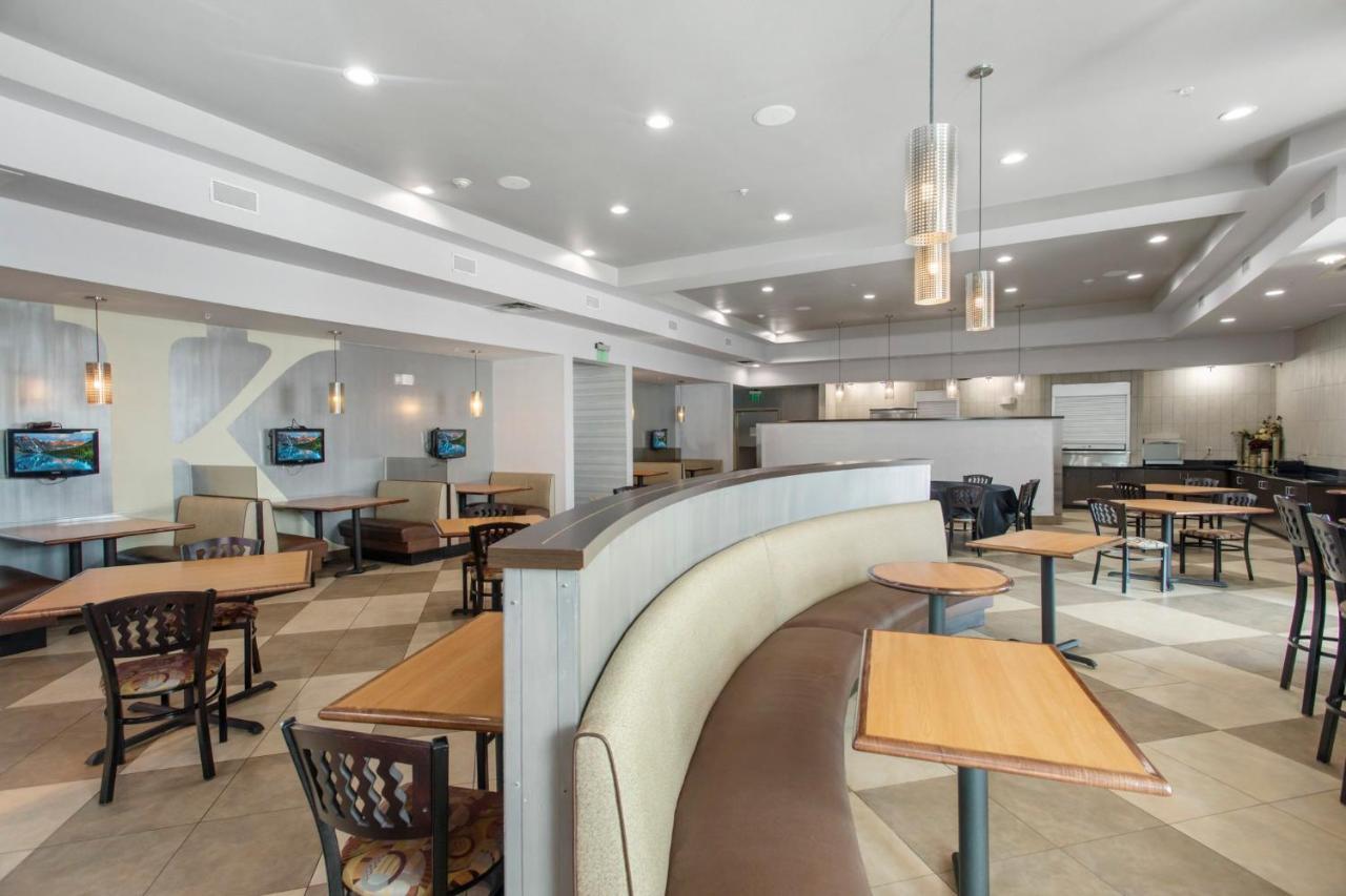 Holiday Inn Hotel & Suites Waco Northwest By Ihg Bellmead Exterior photo