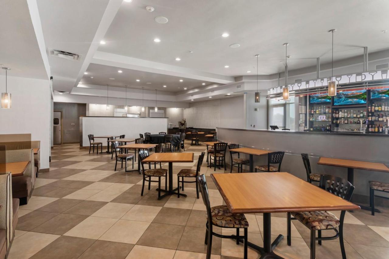 Holiday Inn Hotel & Suites Waco Northwest By Ihg Bellmead Exterior photo