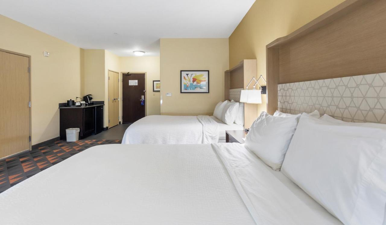Holiday Inn Hotel & Suites Waco Northwest By Ihg Bellmead Exterior photo
