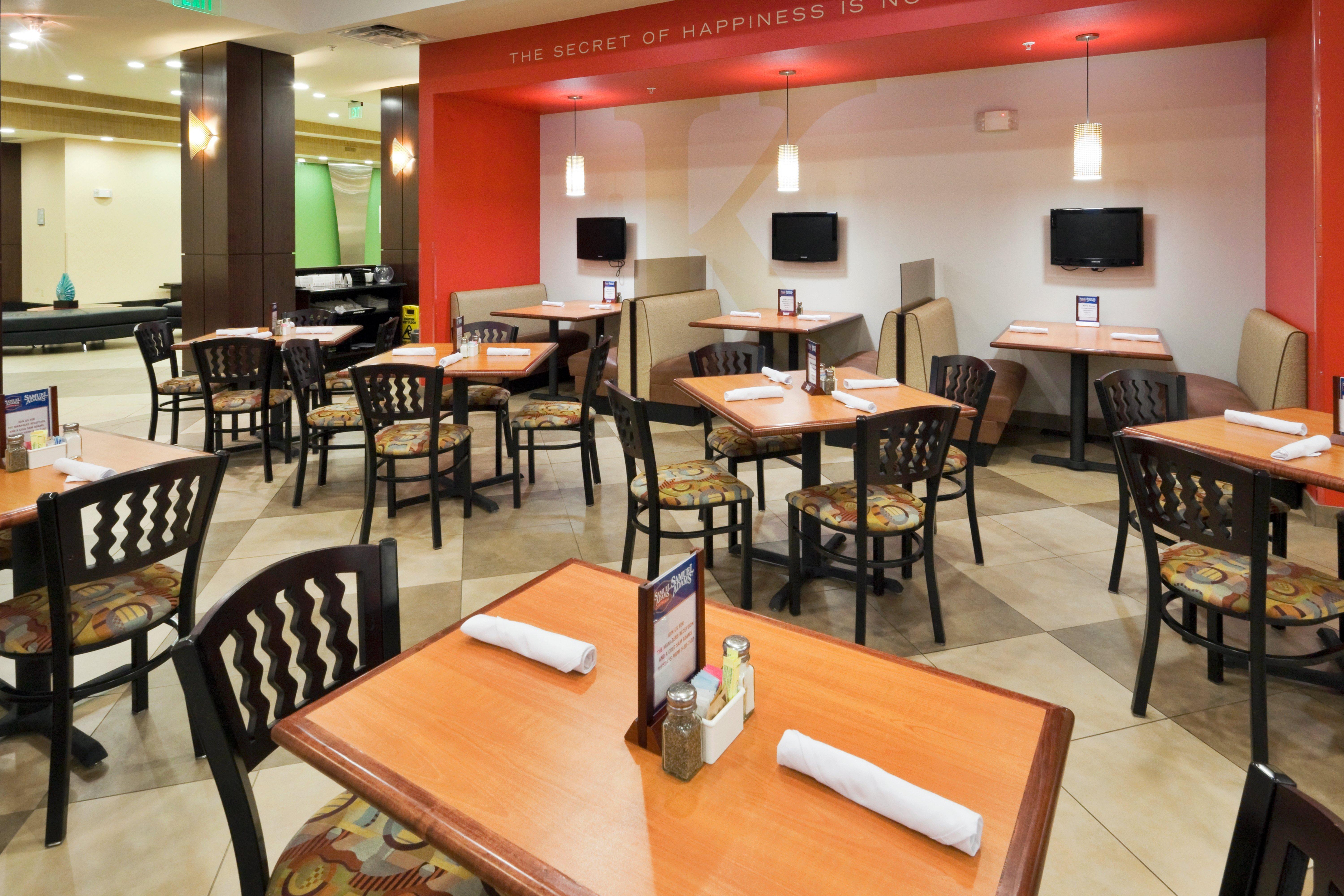 Holiday Inn Hotel & Suites Waco Northwest By Ihg Bellmead Exterior photo