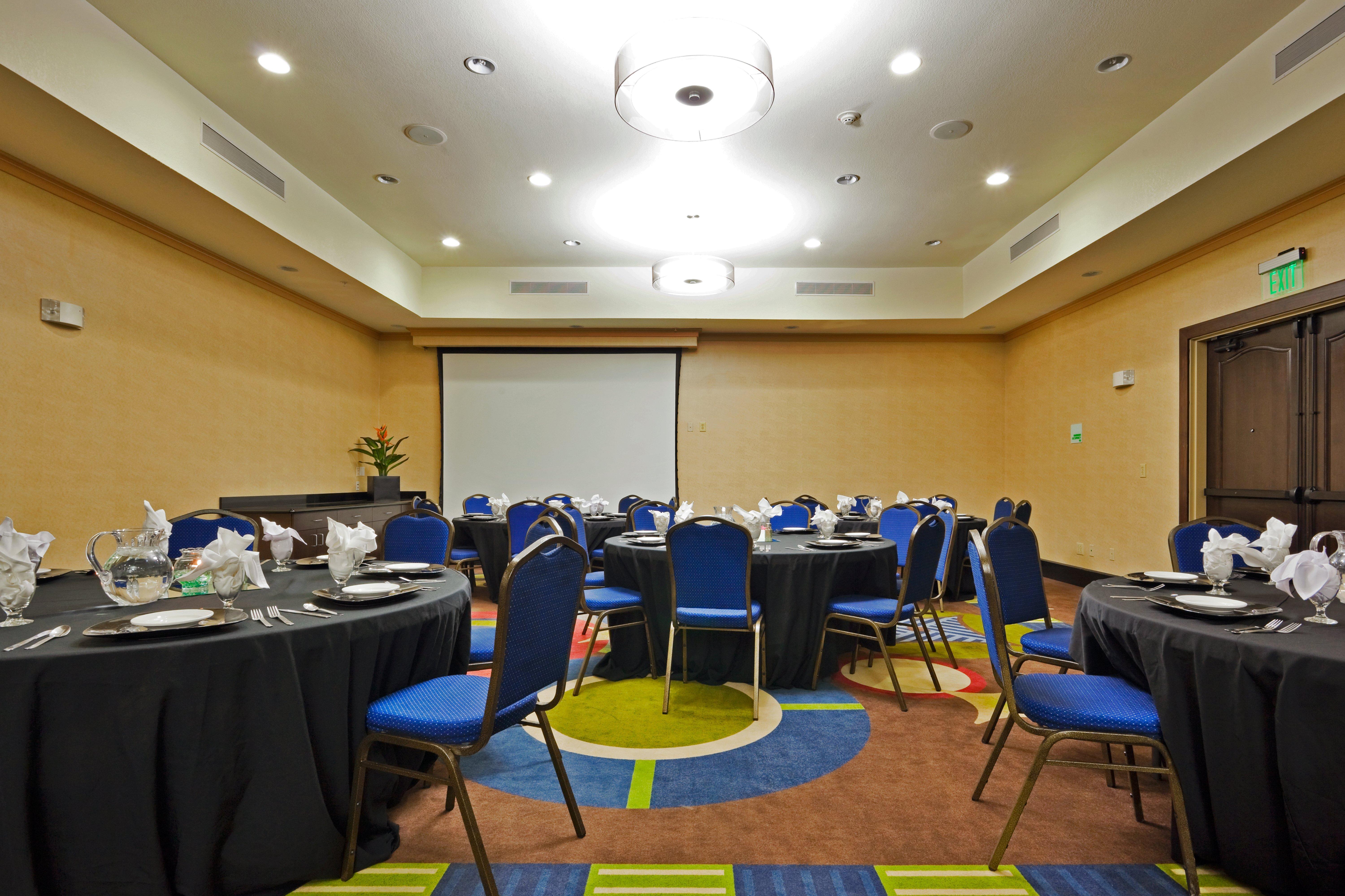 Holiday Inn Hotel & Suites Waco Northwest By Ihg Bellmead Exterior photo