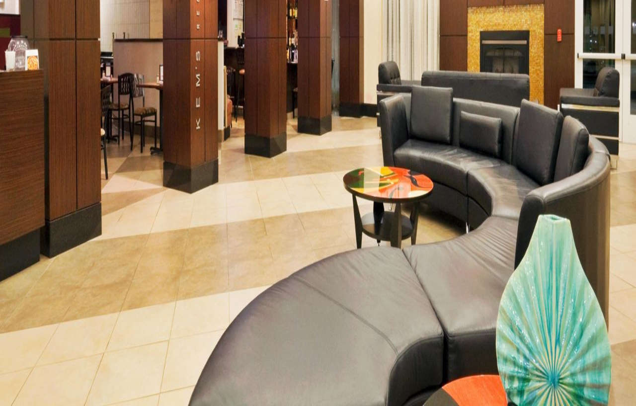 Holiday Inn Hotel & Suites Waco Northwest By Ihg Bellmead Exterior photo